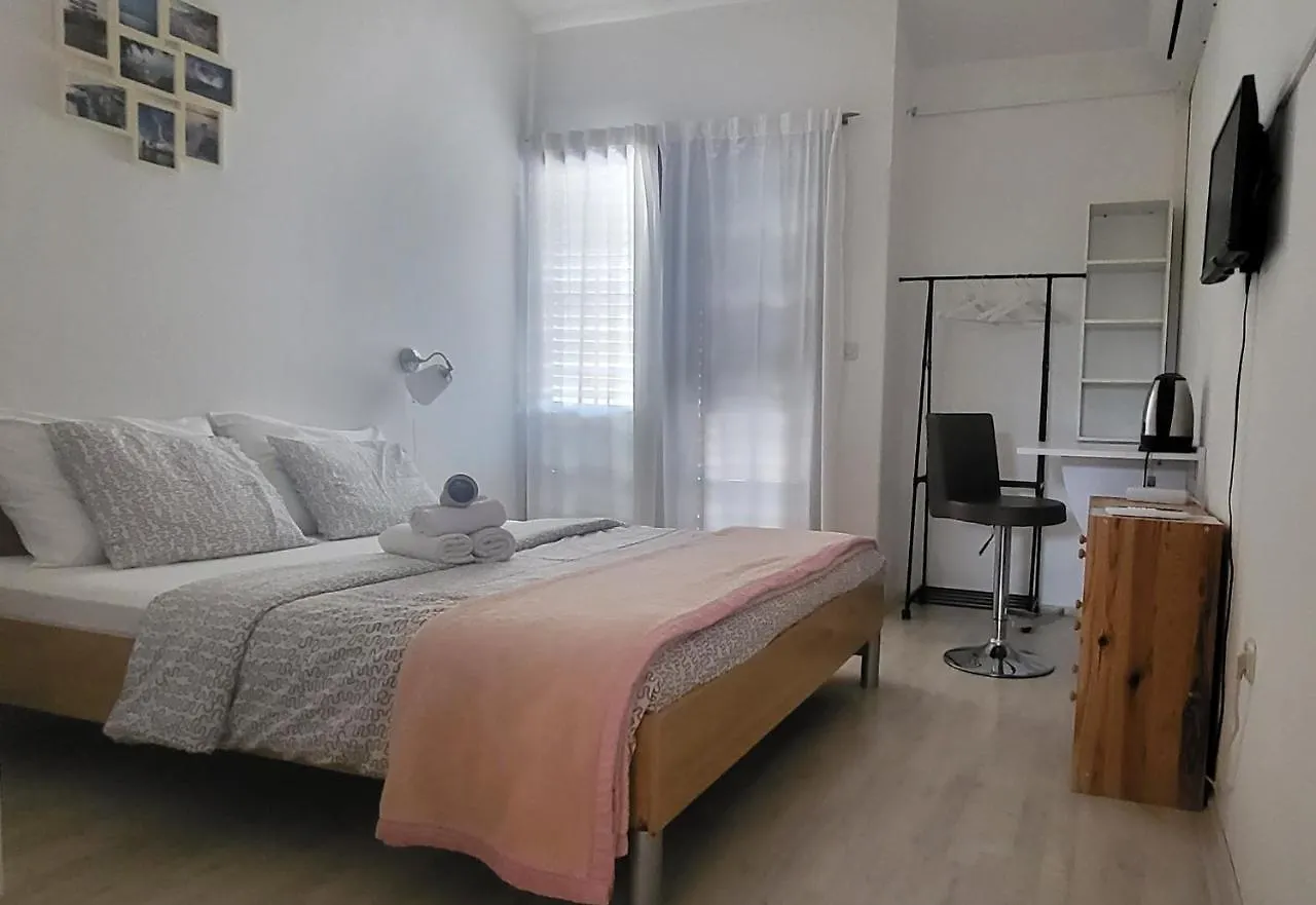 Villa Finera Premantura Guest house