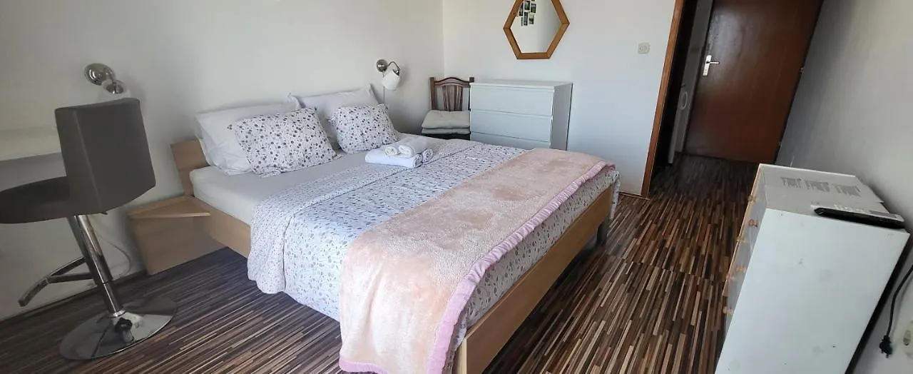 Villa Finera Premantura 2*,